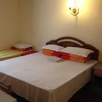 Botel Inn 3*