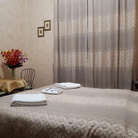 Casa de hóspedes Botel Inn