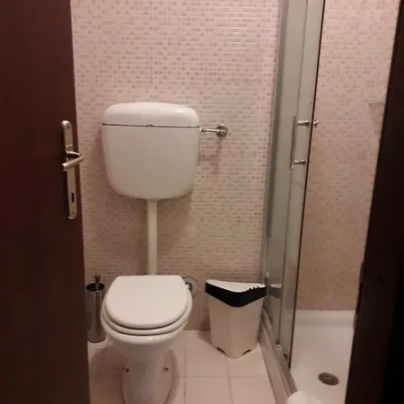 Botel Inn ゲストハウス