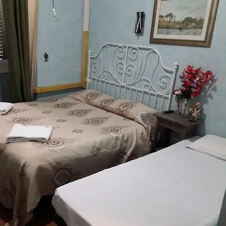 Botel Inn ゲストハウス