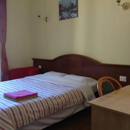 Botel Inn Affittacamere